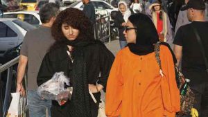 14 Iraanse-politie-treedt-harder-op-tegen-vrouwen-zonder-hoofddoek