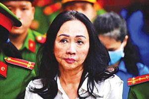 14-ZEKER-PLAATSEN--Vietnamese-zakenvrouw-ter-dood-veroordeeld